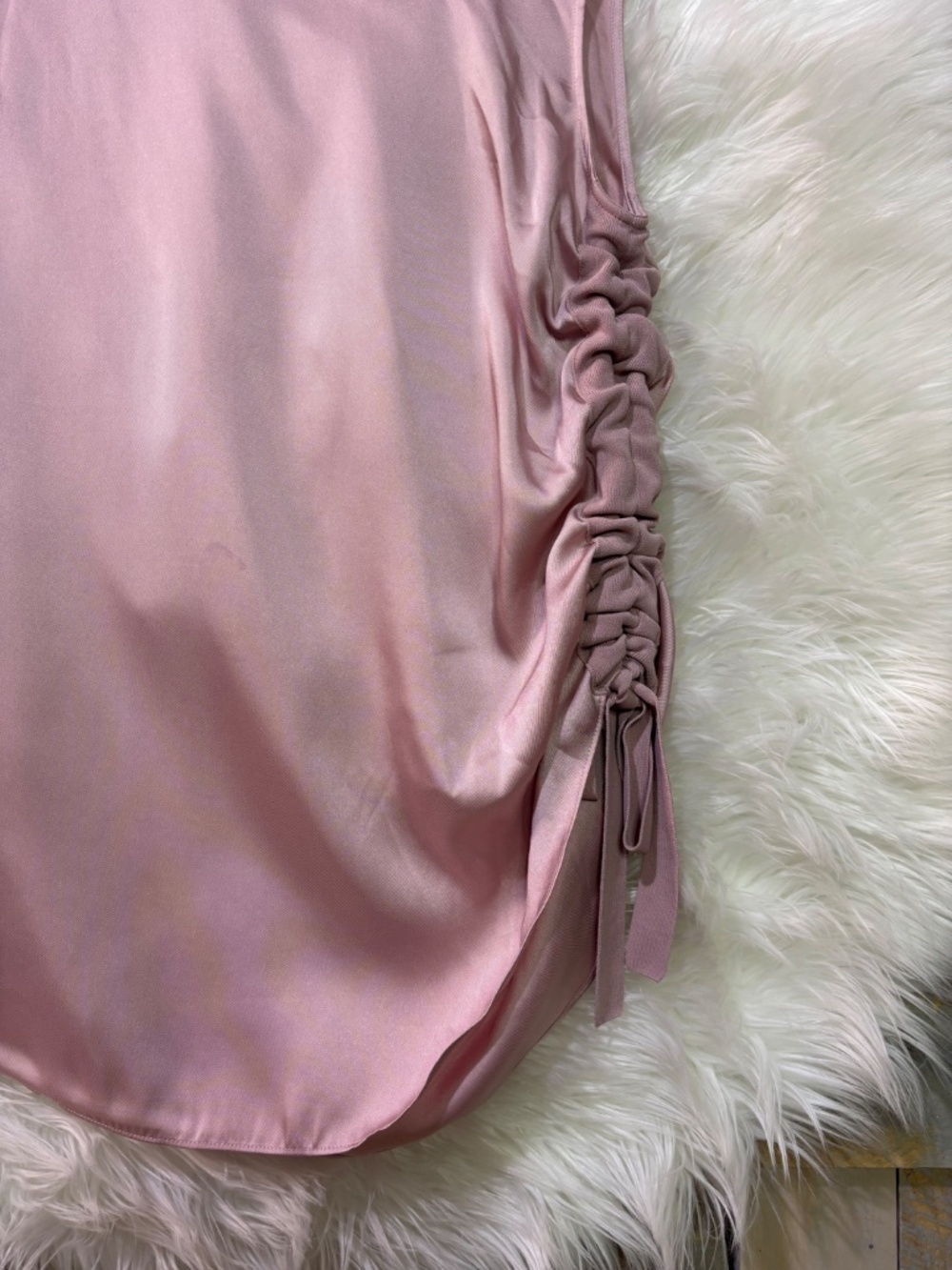 Like New [Ted Baker] Pink Sleeveless Ruched Knit Silky Blouse Top | 3 · Medium - Picture 9 of 15